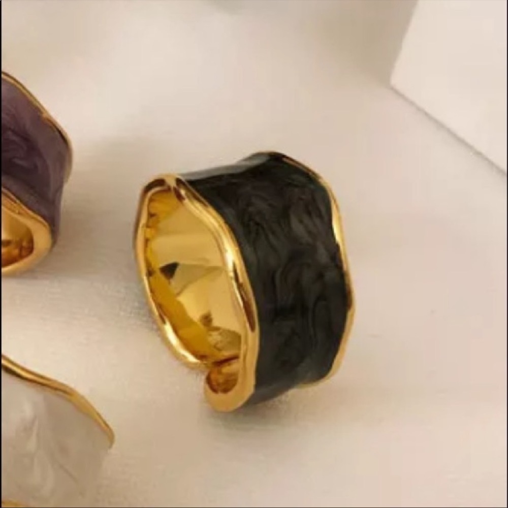 RE-STOCKED❗️NEW Black Enamel Ring 925 Stamped - Picture 2 of 7